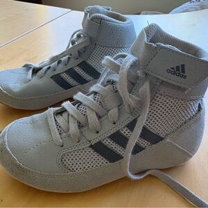 Adidas little kid Wrestling Gray High-Top Sneakers size 12 hi top